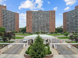 6145 98th St APT 10L, Rego Park, NY 11374