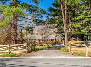 920 Walker Rd, Great Falls, VA 22066