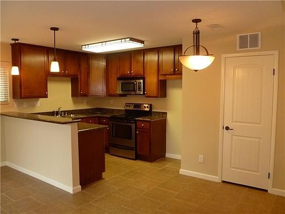 3rd image of 203 Westlake Dr Unit 1