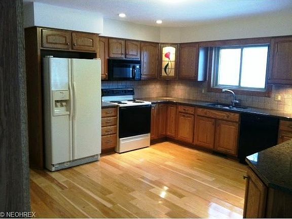 5th image of 17002 Stag Thicket Ln