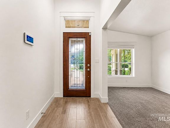 3rd image of 359 N Vandries Way