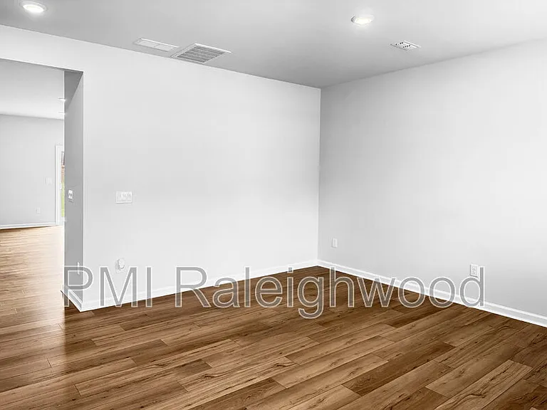 600 Westford Dr #96 — Photo 7