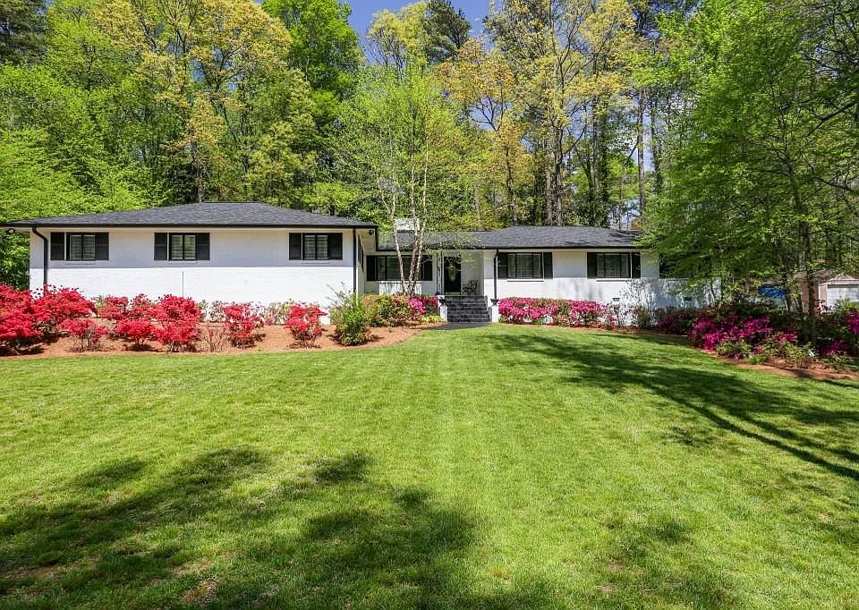 1st image of 873 Hickory Dr SW