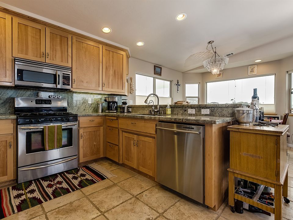 1st image of 2955 Elm Ave