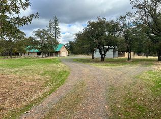 355 Bond Rd, Shady Cove, OR 97539