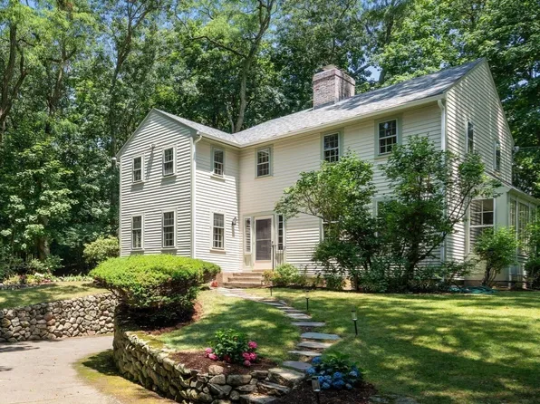41 Locust Ave, Lexington, MA 02421