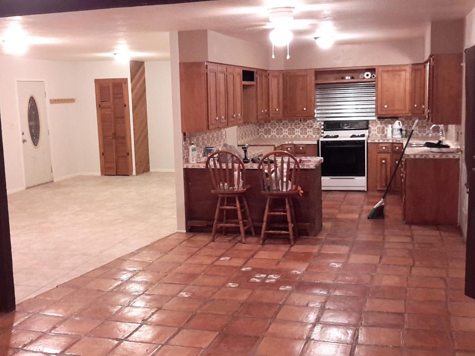 2nd image of 4303 Spencer Rd S