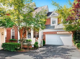 6977 Inlet Creek Ct, Fort Belvoir, VA 22060