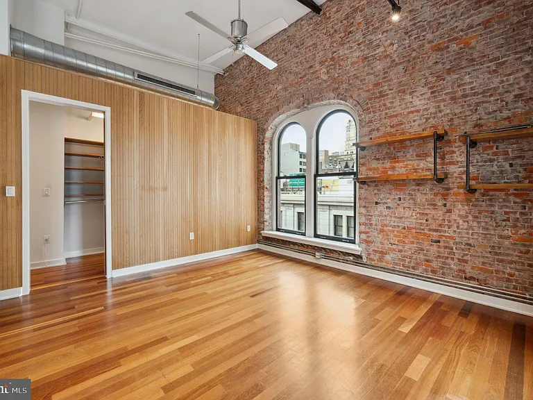 105 S 12th St #500 — Photo 20