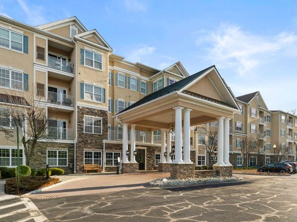 540 Cranbury Rd APT 411