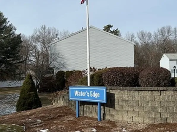 9 Waters Edge Dr #9, Ludlow, MA 01056