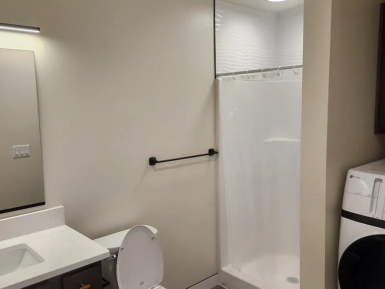 Bathroom/laundry room