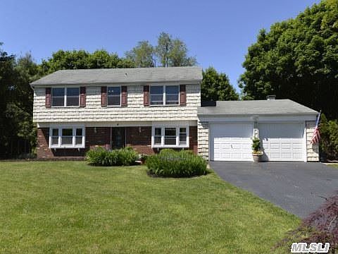 1st image of 4 Auburn Ct