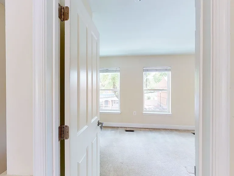 720 Barnes St NE — Photo 48