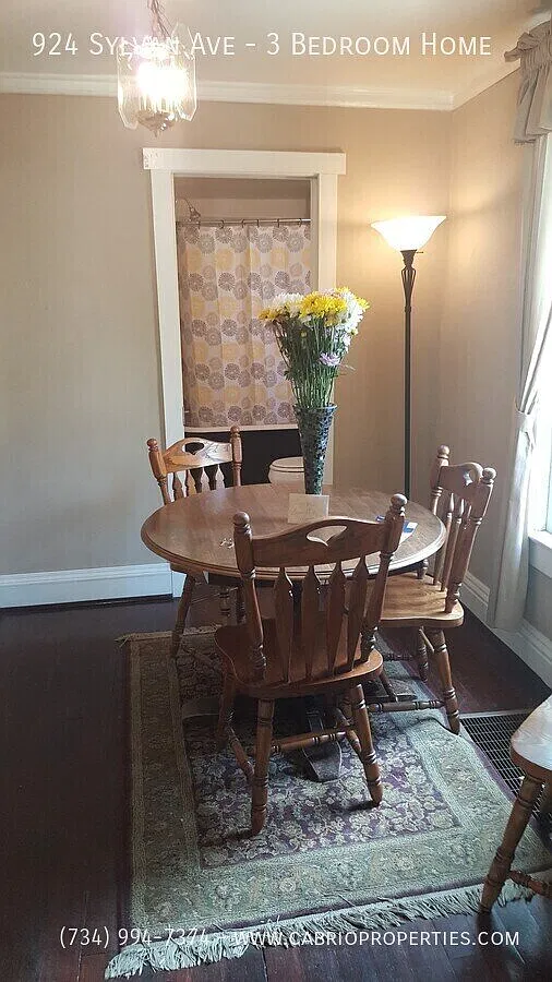 924 Sylvan Ave. — Photo 3