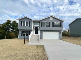 20 Angus Ln, Fairmont, WV 26554