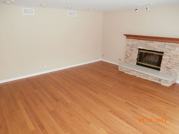 4th image of 2045 Gladstone Dr