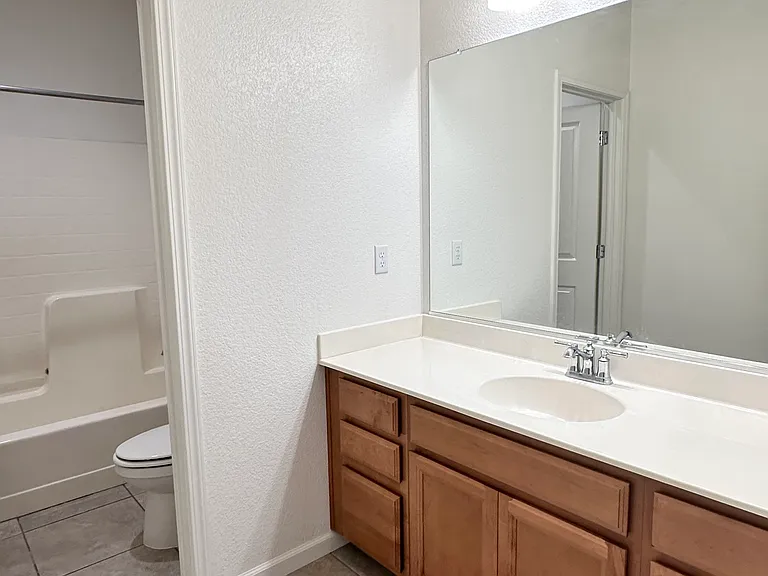 2428 Freestone Dr — Photo 11