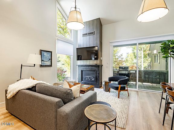 3rd image of 1480 Three Kings Dr #15