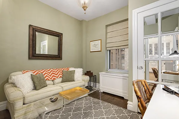 Sold by Warburg | media 5