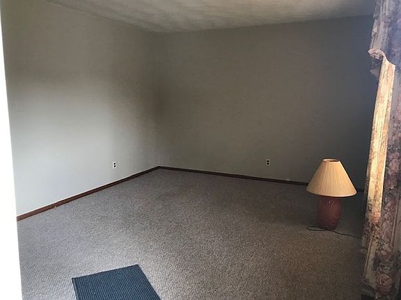 3rd image of 40 Mulberry Ave