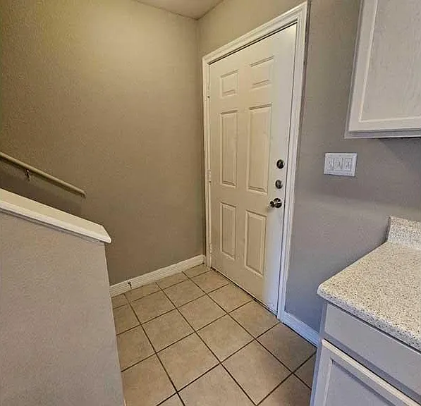 Royal Manor Townhomes — Photo 15