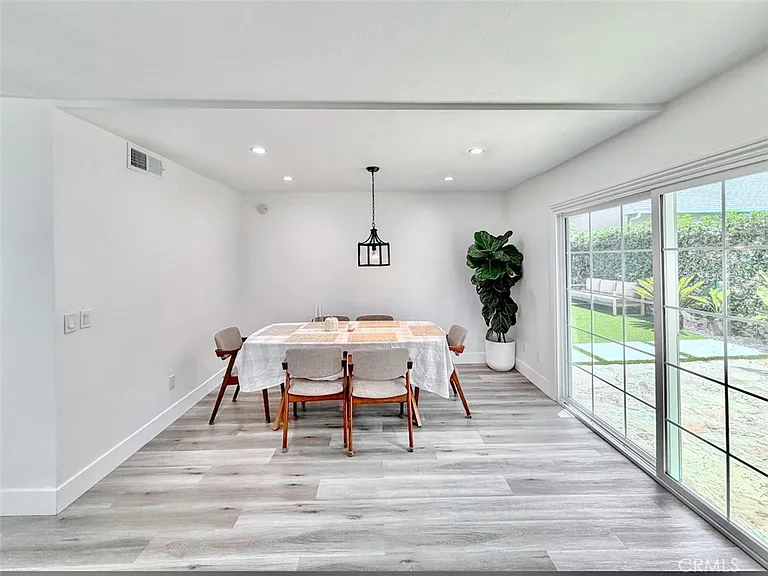 2134 N Pami Cir — Photo 15
