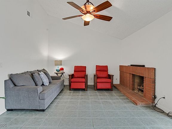 5th image of 3989 Parkhaven Dr