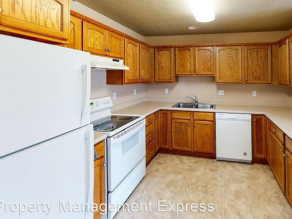 5th image of 900 N Joslyn Dr #10661067