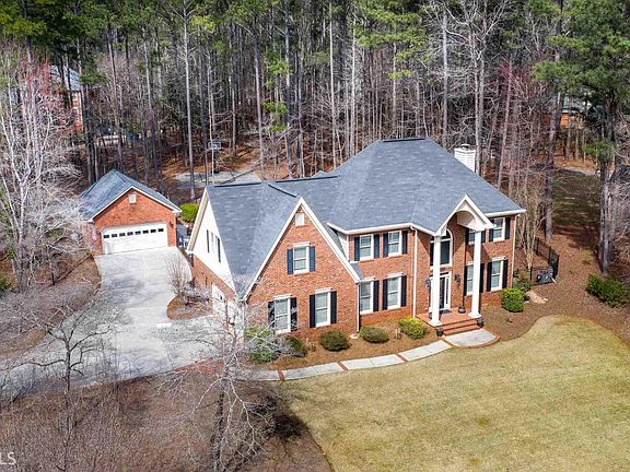 4th image of 105 Lordship Ct