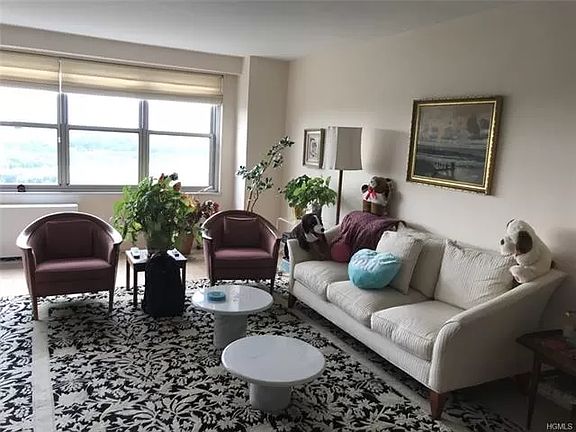 4th image of 555 Kappock St APT 17T