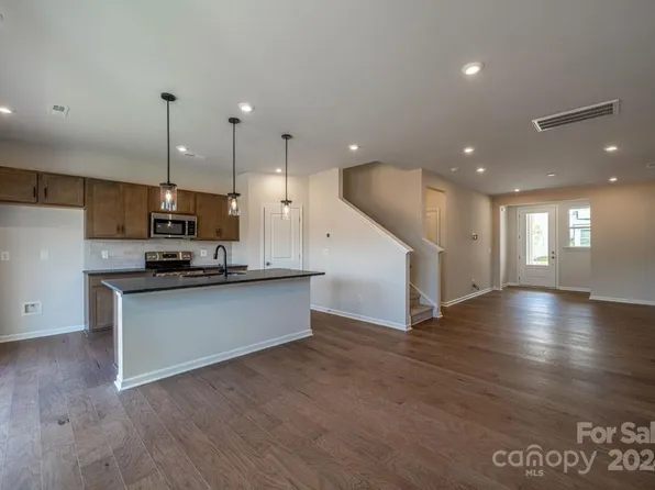 3124 Hutton Gardens Ln, Charlotte, NC 28269