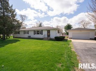 226 Lincoln St, Henry, IL 61537