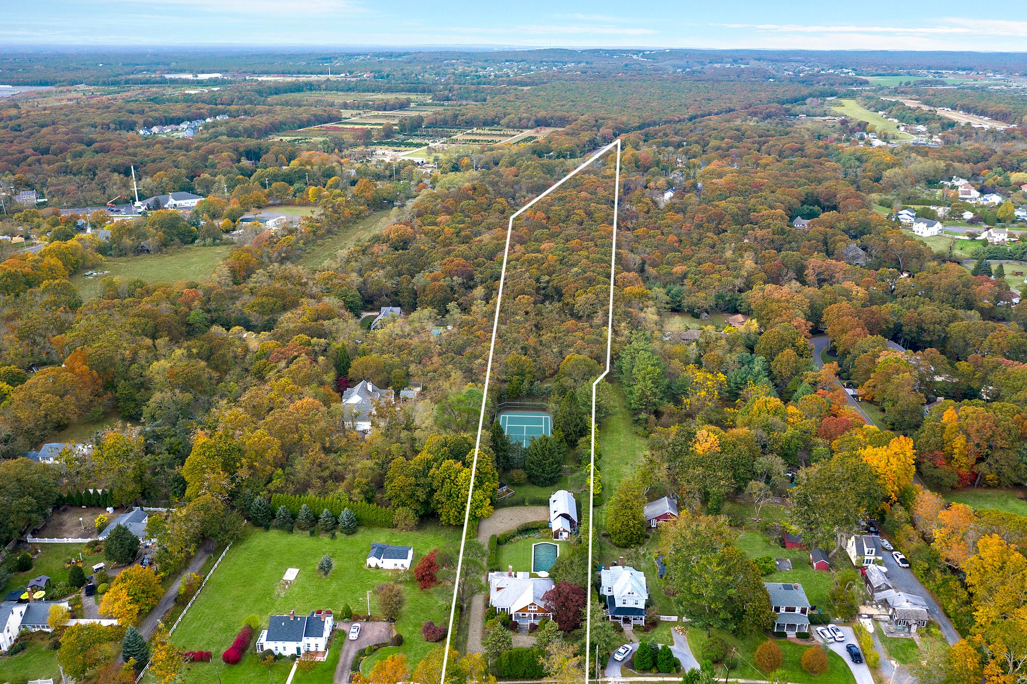 41 Woodlawn Ave in East Moriches Out East