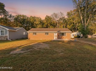 827 Saturn Dr, Toledo, OH 43615