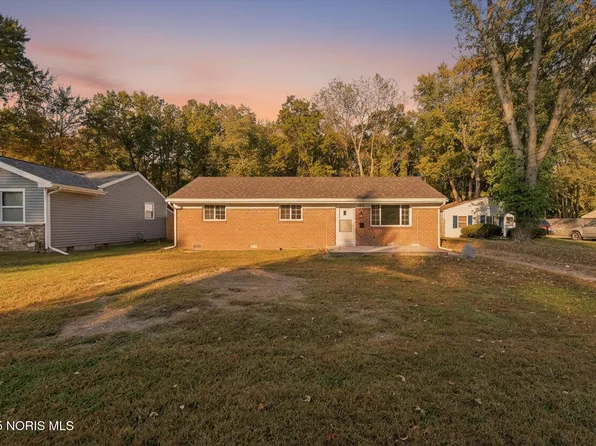 827 Saturn Dr, Toledo, OH 43615
