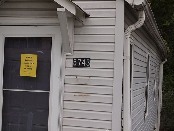 3rd image of 5743 College Ave
