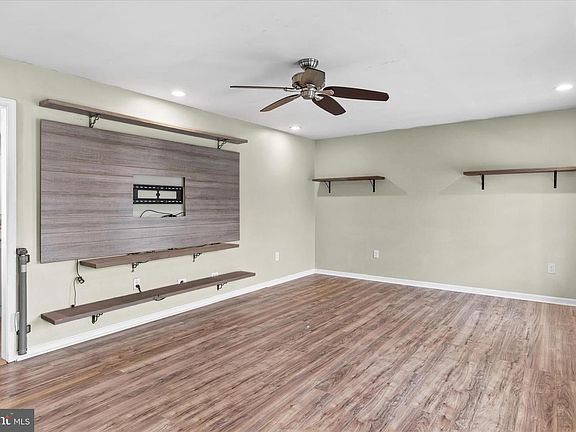 4th image of 310 Autumn Ridge Dr