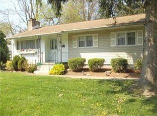 255 S 3rd St, Lewiston, NY 14092