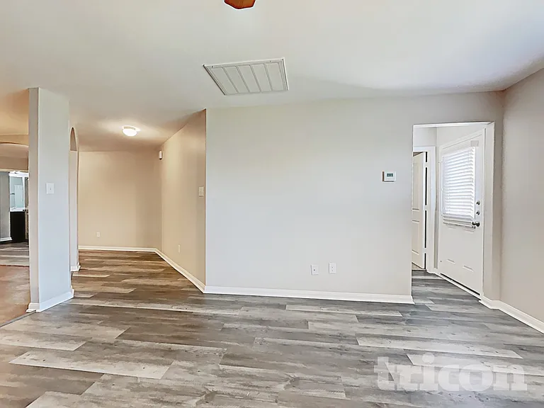 7918 Distant Harbor Rd — Photo 3