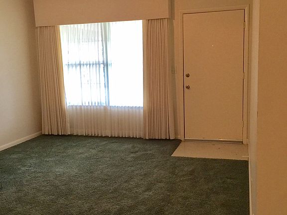 3rd image of 1012 Canterbury Ave