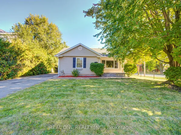 1099 Kent Ave, Oakville, ON L6H 1Z9