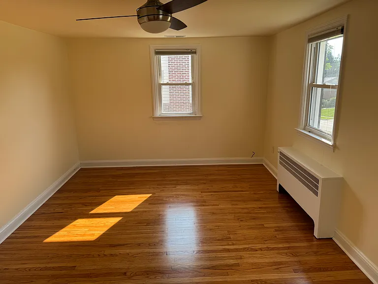 213 Walnut Hill Ln — Photo 9