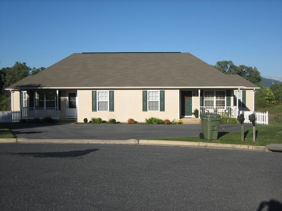 Front of unit (right side one for rent)