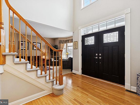 5th image of 2 Matthew Ct