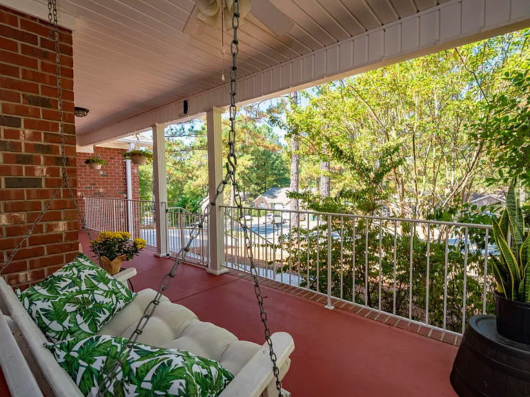 440 Spring Lake Dr — Photo 3