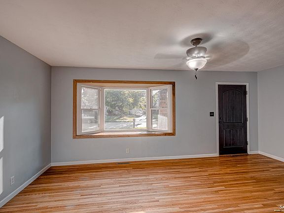 4th image of 2213 Wesley St