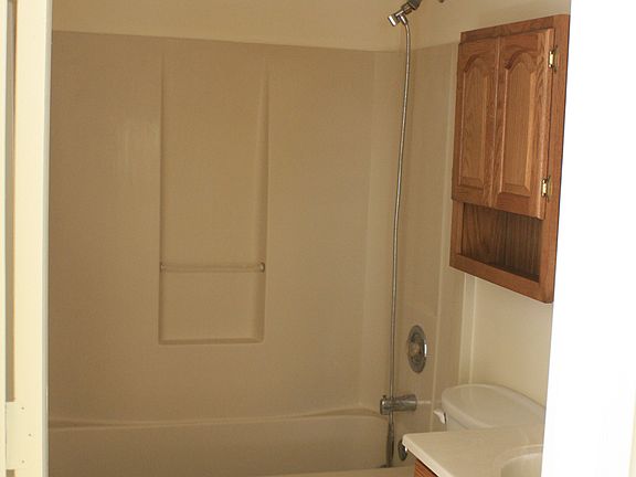 3rd image of 38783 N Broadway Ave