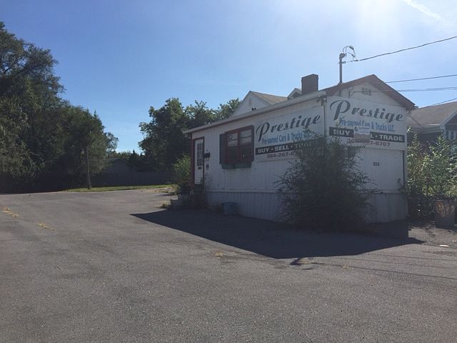 2nd image of 808 1/2 E Moler Ave