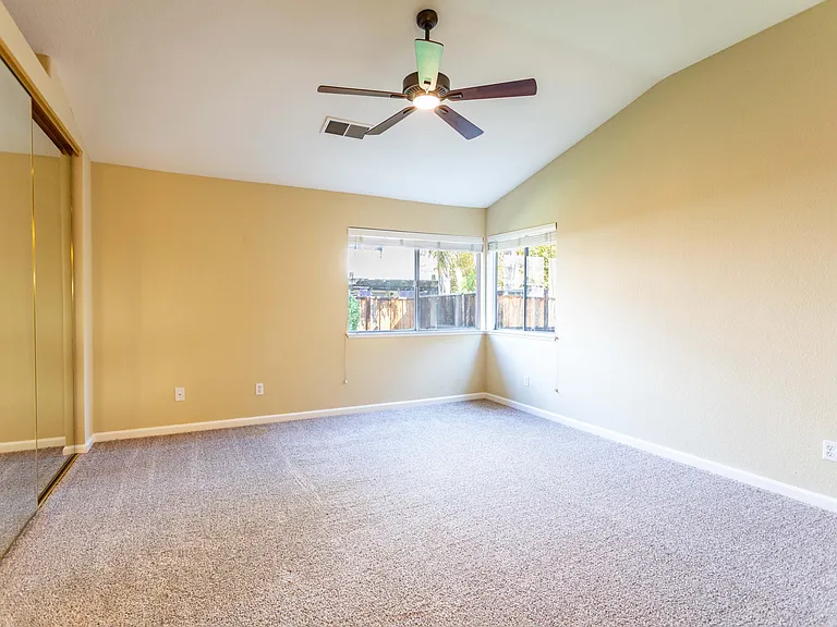 1040 Dellwood Ct — Photo 35
